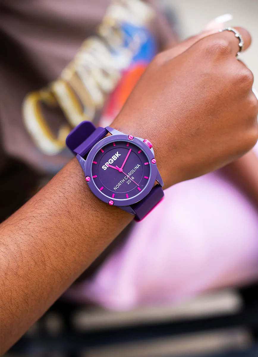 The Montclair, Dragon Fruit Silicone Band 44mm - Image 5